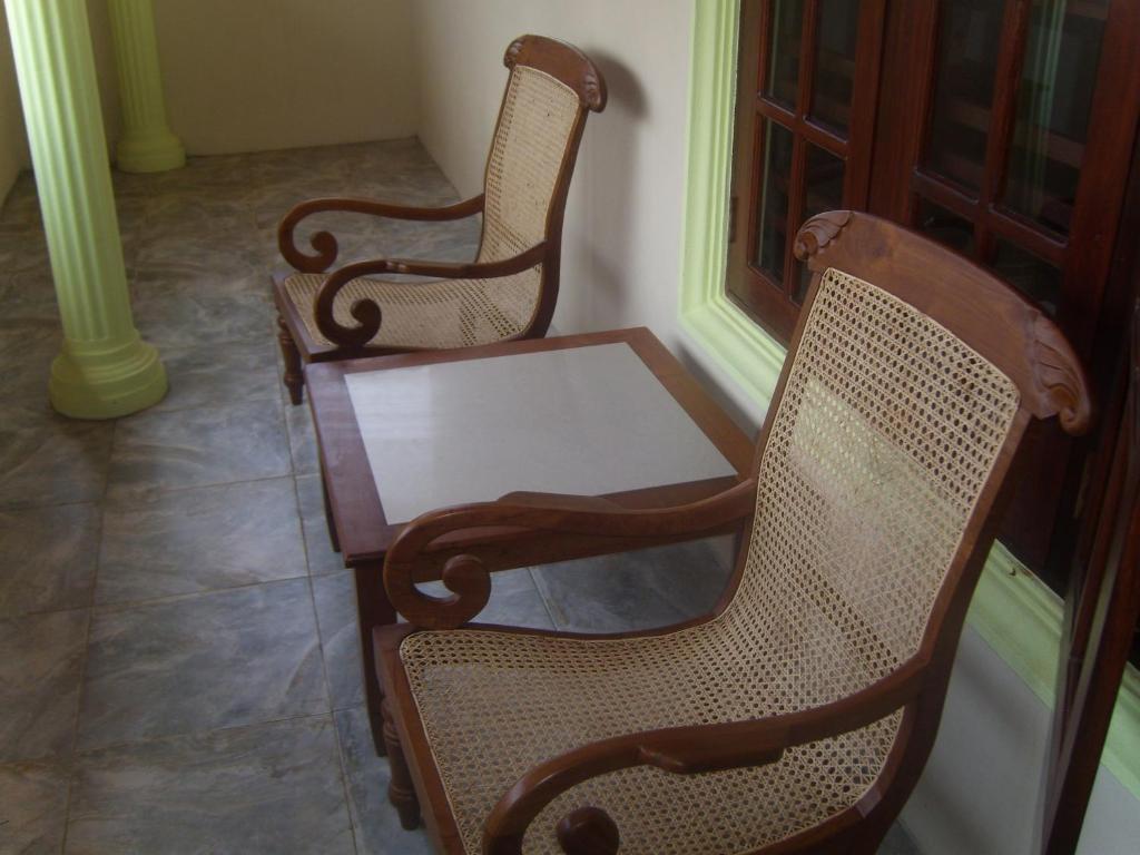 Time N Tide Beach Resort Hikkaduwa Bilik gambar