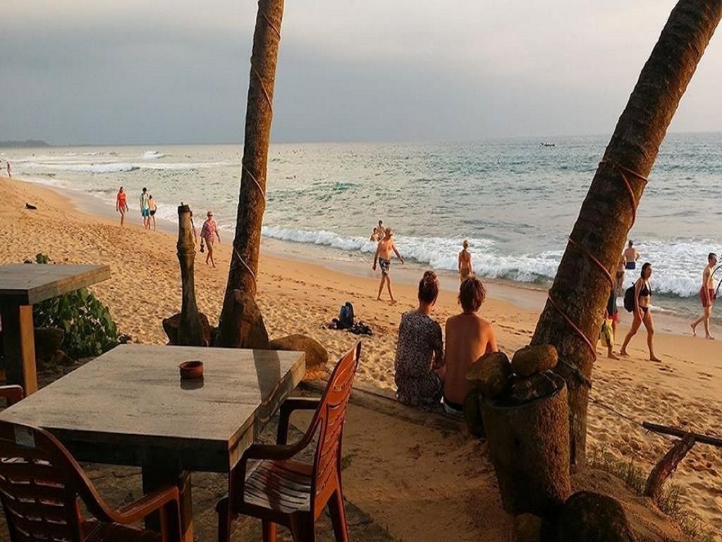 Time N Tide Beach Resort Hikkaduwa Luaran gambar