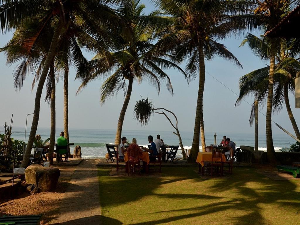 Time N Tide Beach Resort Hikkaduwa Luaran gambar