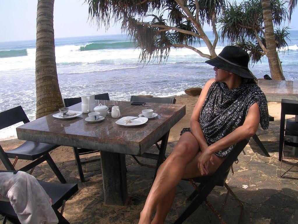 Time N Tide Beach Resort Hikkaduwa Luaran gambar